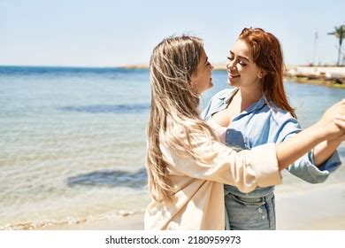 lesbian sex on the beach|Beach Tube